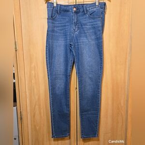 Old Navy Women's Skinny Jeans in Blue
